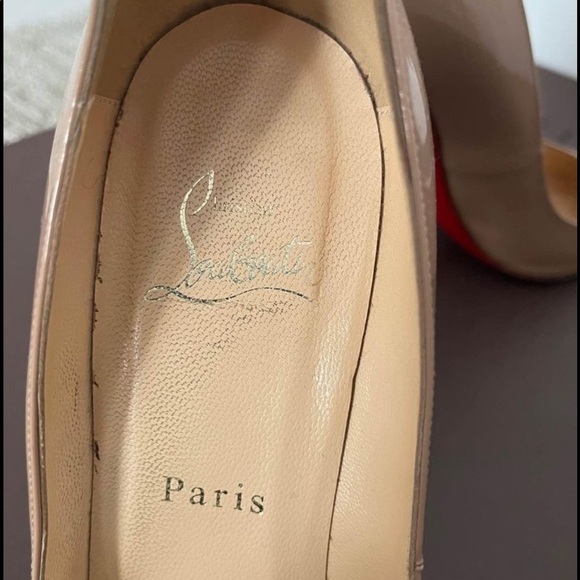 So Kate / Authentic
In good condition
Used *no box *no dust bag
Size 36 1/2 - Picture 4 of 4